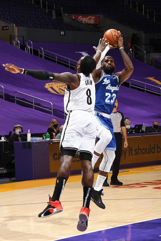 里程碑夜马赛队长鼓劲,欧篮联冲刺阶段刷纪录,更衣室稳定,身体对抗强度拉满 -天博娱乐